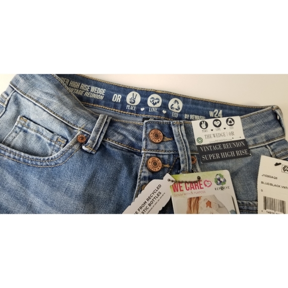 Rewash Super High Rise Jeans Shorts,  OR W24, NWT - Picture 3 of 10